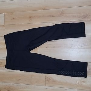 Black Lululemon size 4 capris